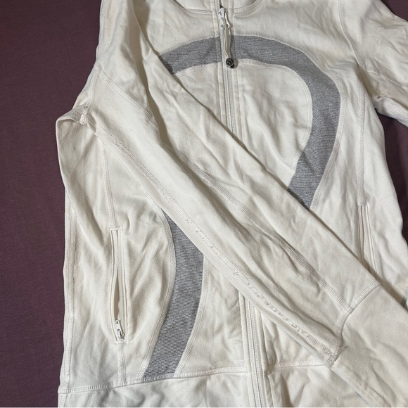 Lululemon In stride Jacket Cowl Neck in white and gray - size 4 - Picture 3 of 9